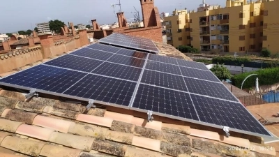 Placas solares en tejado de vivienda